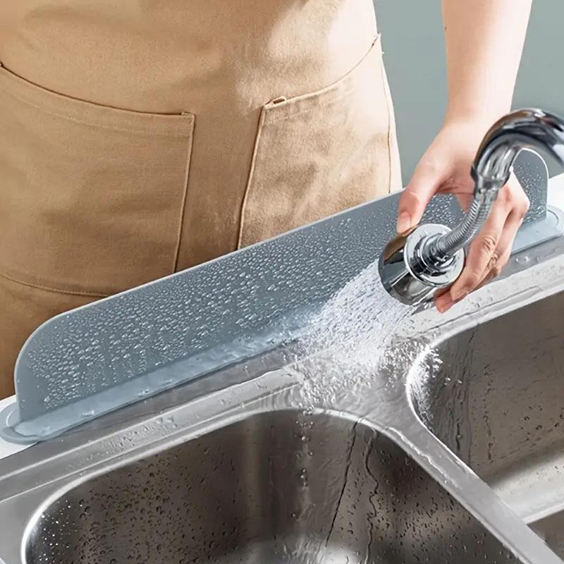 Silicone Sink Splash Guard – Non-Slip Water Barrier with Suction Cups for Kitchen Sinks, Dishwashing & Countertops – Prevents Water Splashes, Ideal for Home Cooks & Cleaners