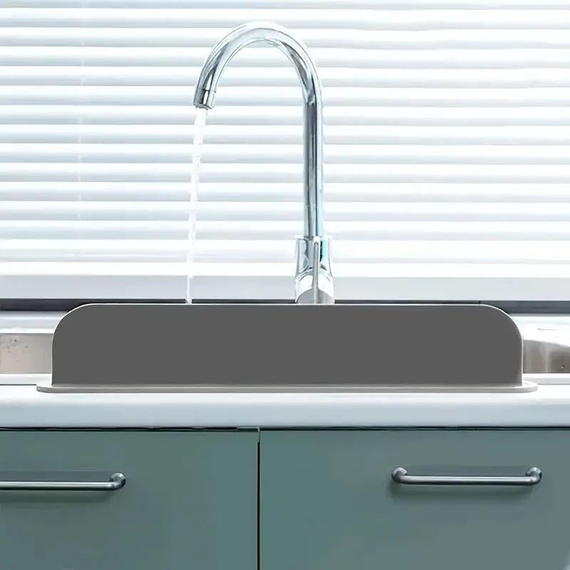 Silicone Sink Splash Guard – Non-Slip Water Barrier with Suction Cups for Kitchen Sinks, Dishwashing & Countertops – Prevents Water Splashes, Ideal for Home Cooks & Cleaners
